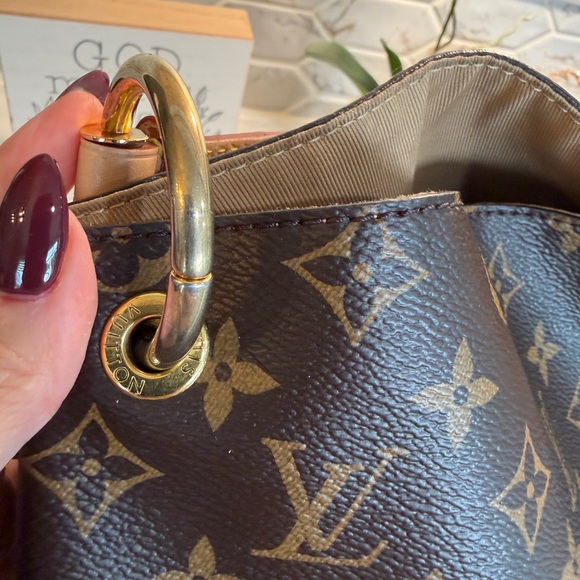 Louis Vuitton Brown Monogram Shoulder Bag - Picture 8 of 15